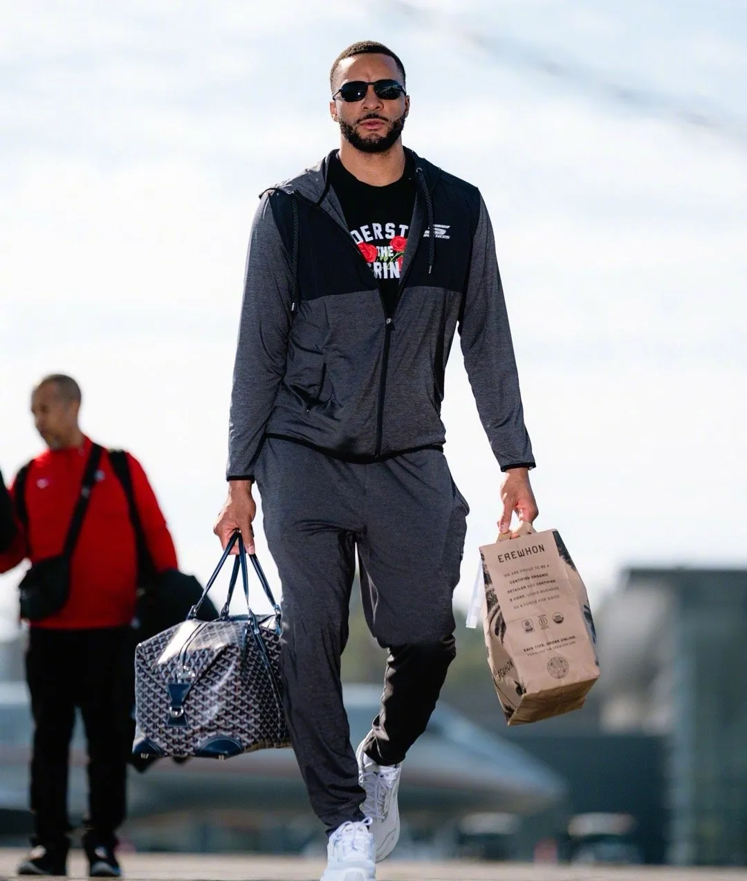 九游体育 -今夜荷甲传出新动向，洛杉矶快船止住颓势，管理层表态：赛场秩序良好，阵容厚度经受考验的简单介绍